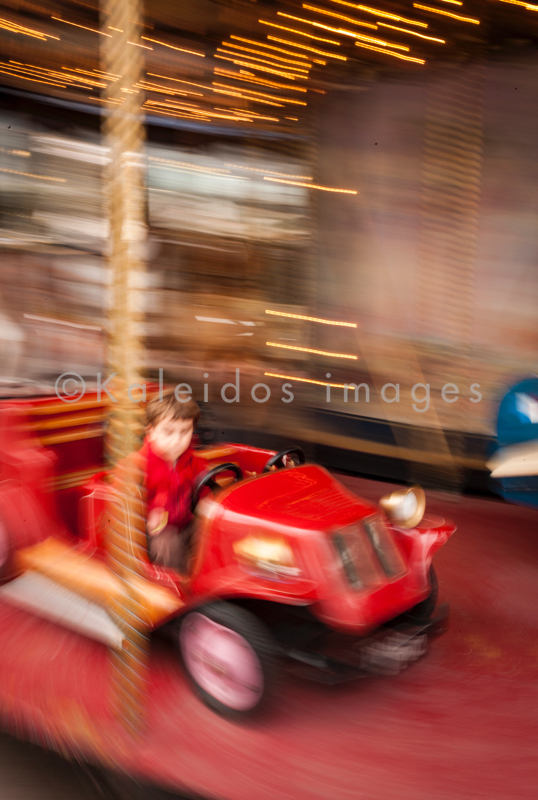 Blur;Carousel;Cars;Games;Kaleidos;Kaleidos images;Leisures;Merry-go-round;Movement;Paris;Tarek Charara;Children